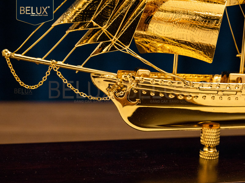 Mô hình thuyền buồm mạ vàng 24K 31x12x22cm&nbsp;M3